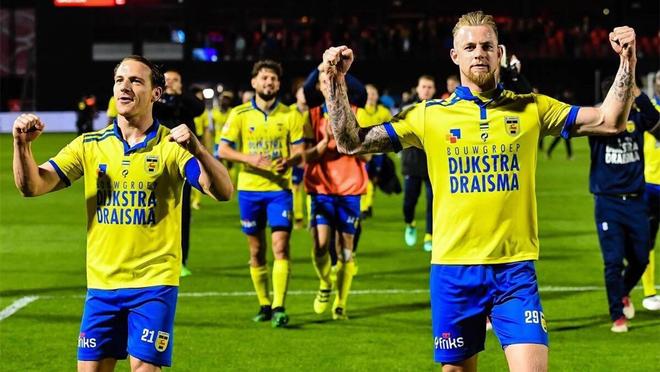 体育山东泰山队：登高祈福 开启赛季新征程